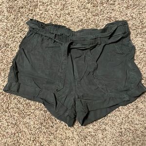 AERIE SOFT HIGH WAIST SHORTS - size MEDIUM